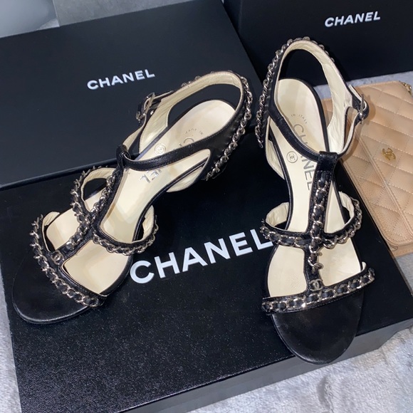2X🎉HP🎉CHANEL CLASSIC CHAIN HEELS - Picture 14 of 16